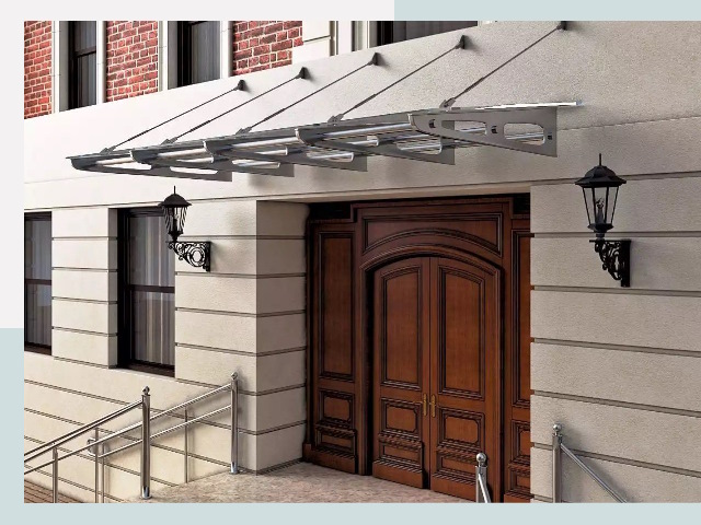 Металлические козырьки от 622 руб. в Апатитах