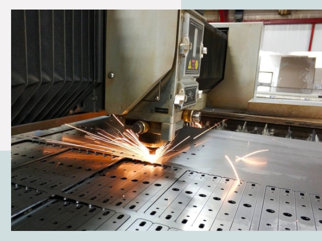 Лазерная резка металла в Апатитах от 622 руб.